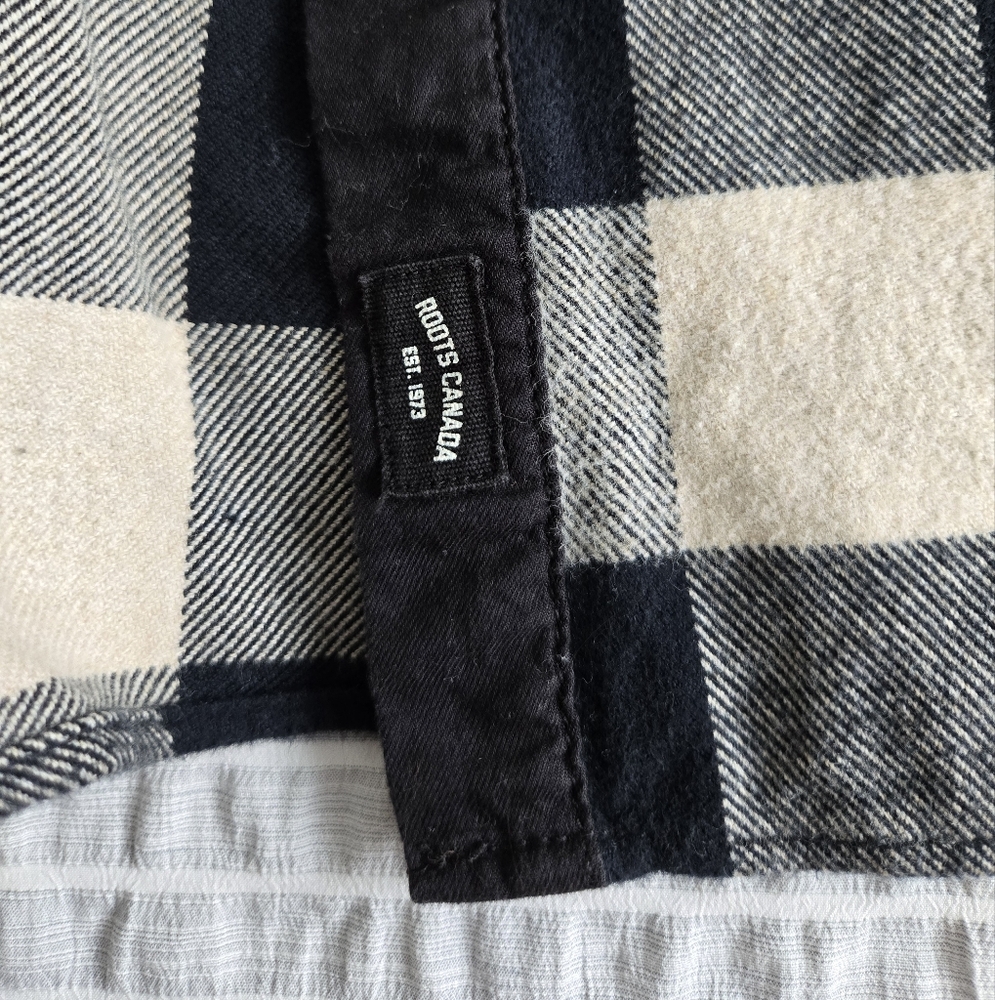 🍁 Roots Flannel Shirt Buffalo Check Plaid Ivory Black - Picture 3 of 8